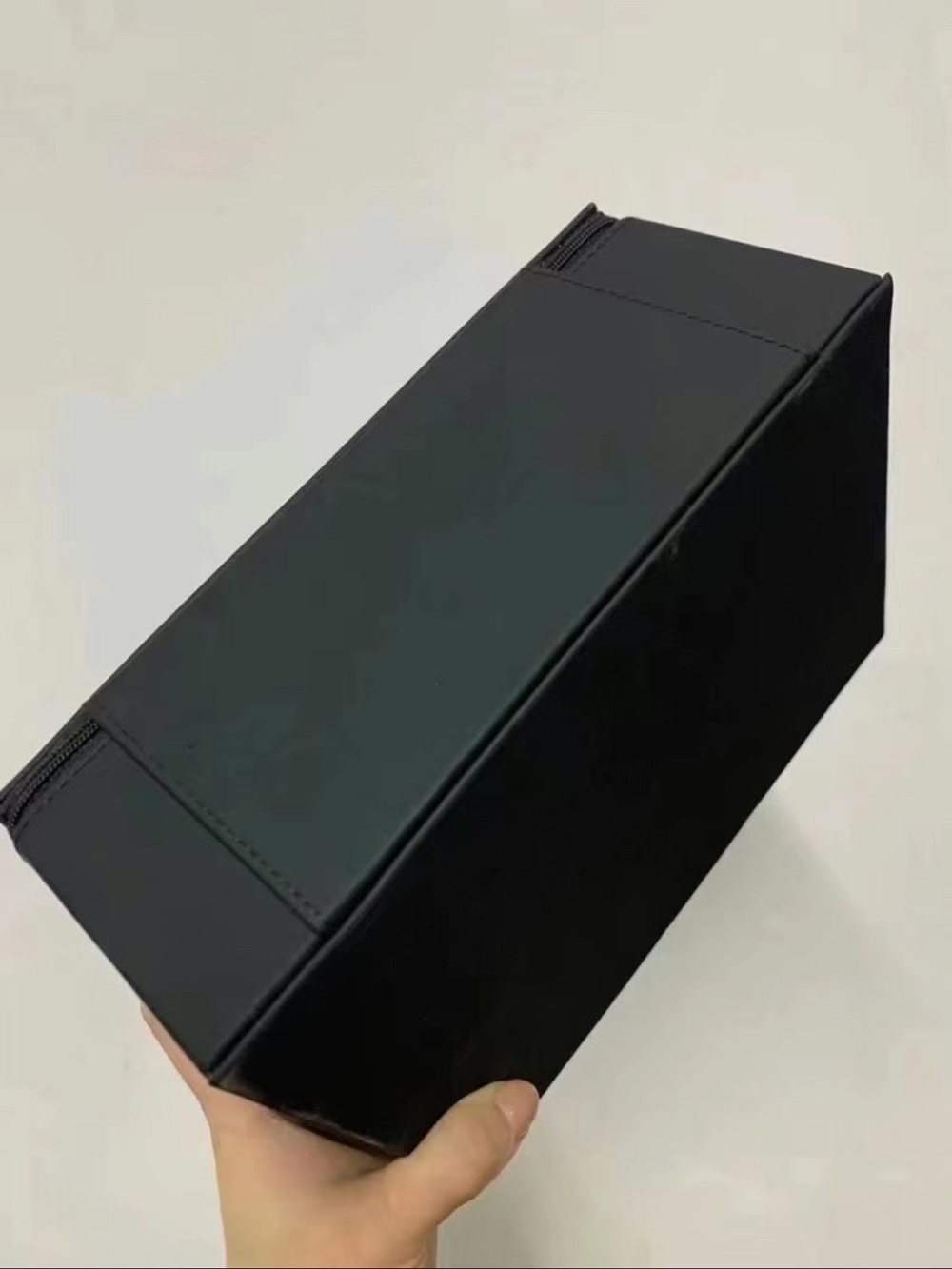 Givenchy beauty Black Leather Zip case - Picture 3 of 12